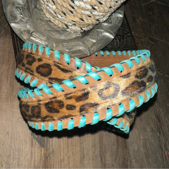 Ariat Leopard HOH Leather Belt with Turquoise Whip Stitch S: Small Length: 35.5” - Picture 1 of 9